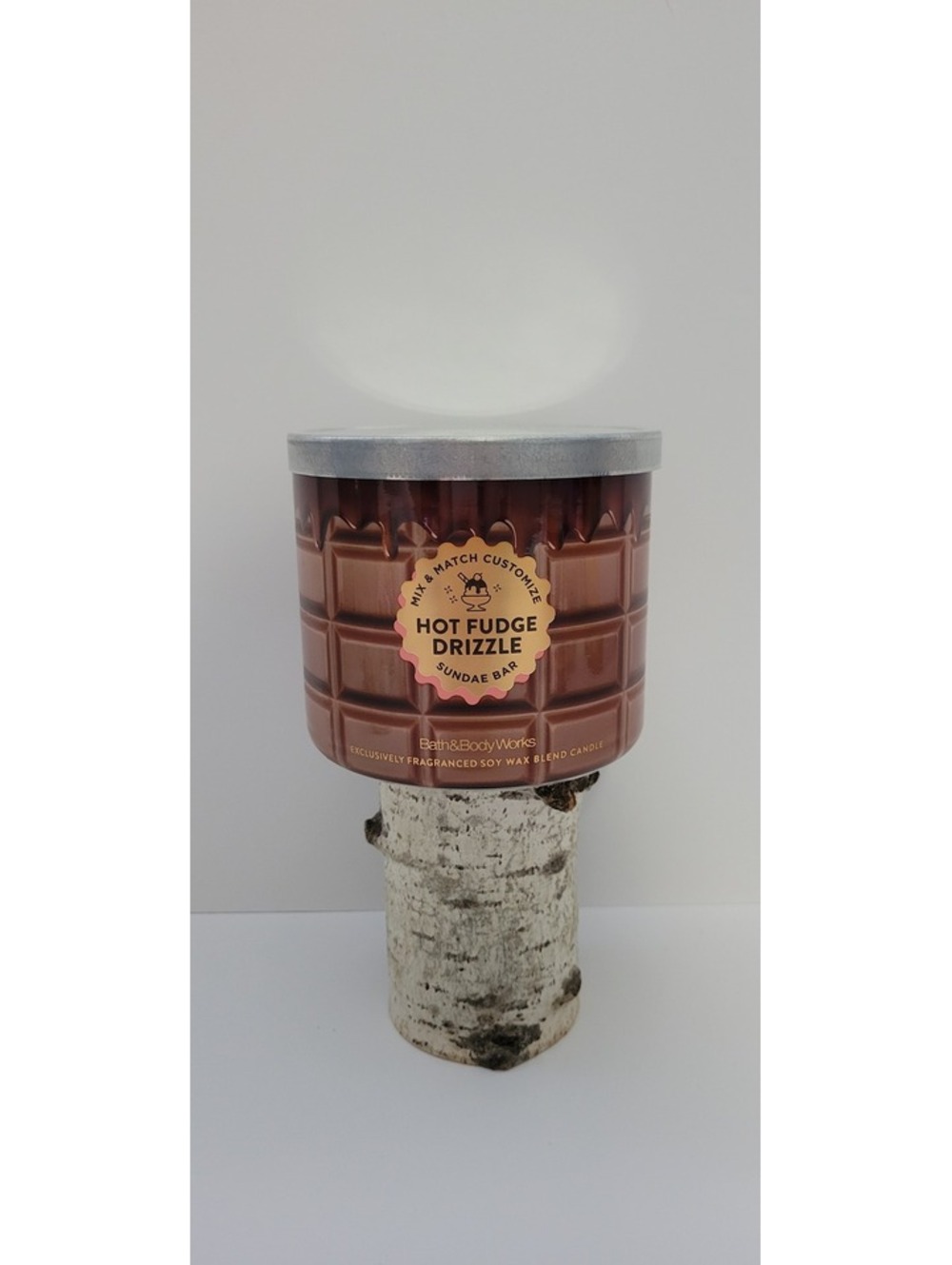 Bath & Body Works Hot Fudge Drizzle Scented Soy Wax Candle 14.5oz